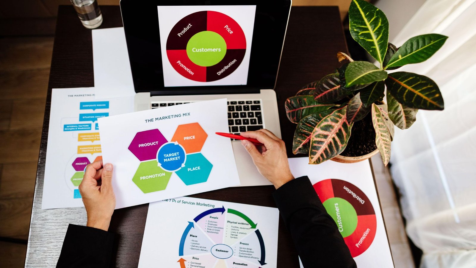 Descubra como a consistência digital e a presença online influenciam a escolha de restaurantes e atraem mais clientes.