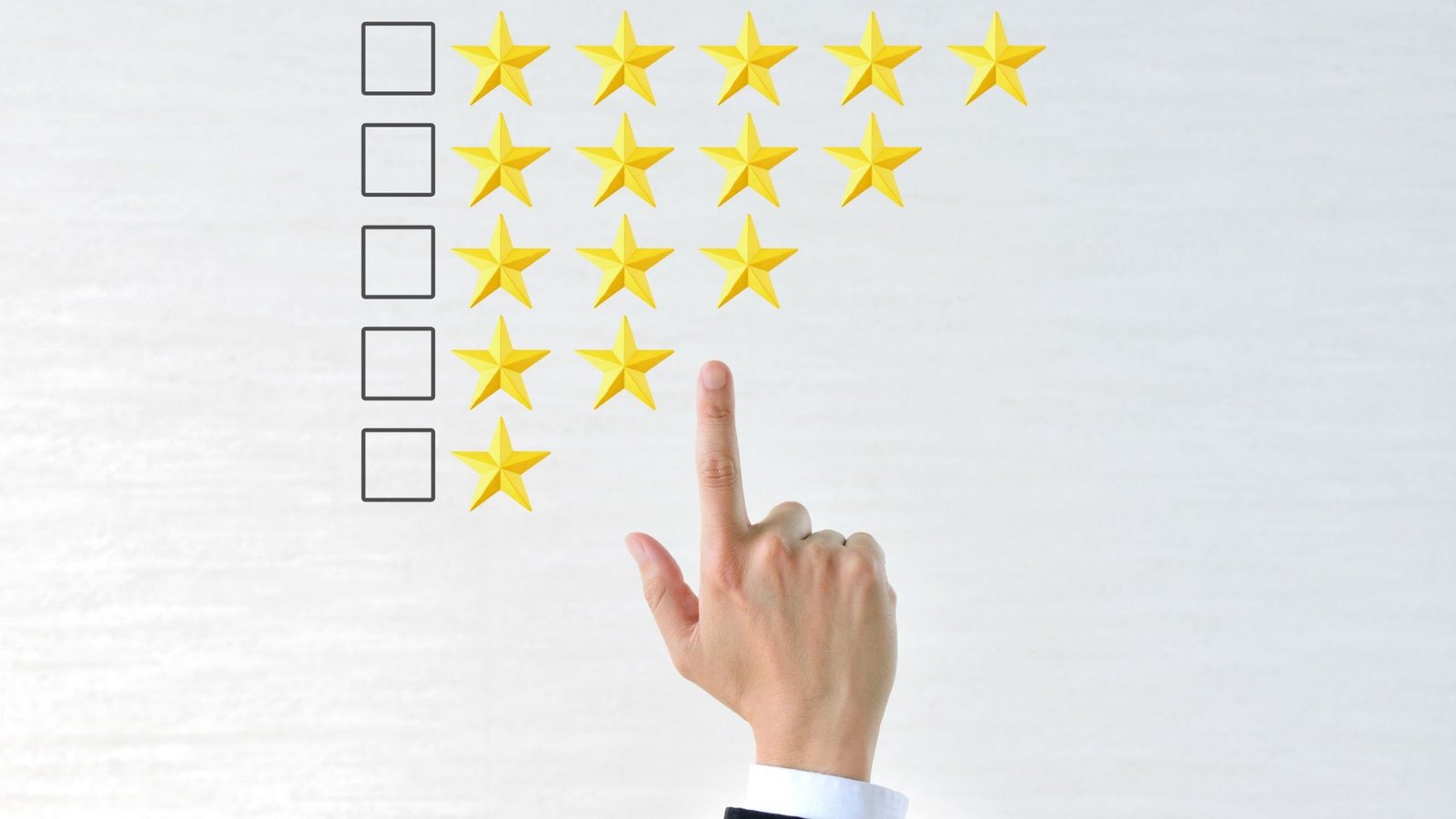 Descubra como transformar críticas em oportunidades no atendimento ao cliente e construa relacionamentos duradouros com estratégias eficazes.